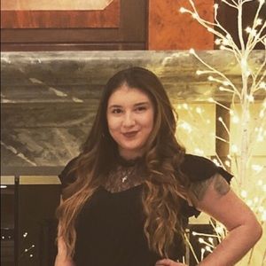 Meet your Posher, Danielle